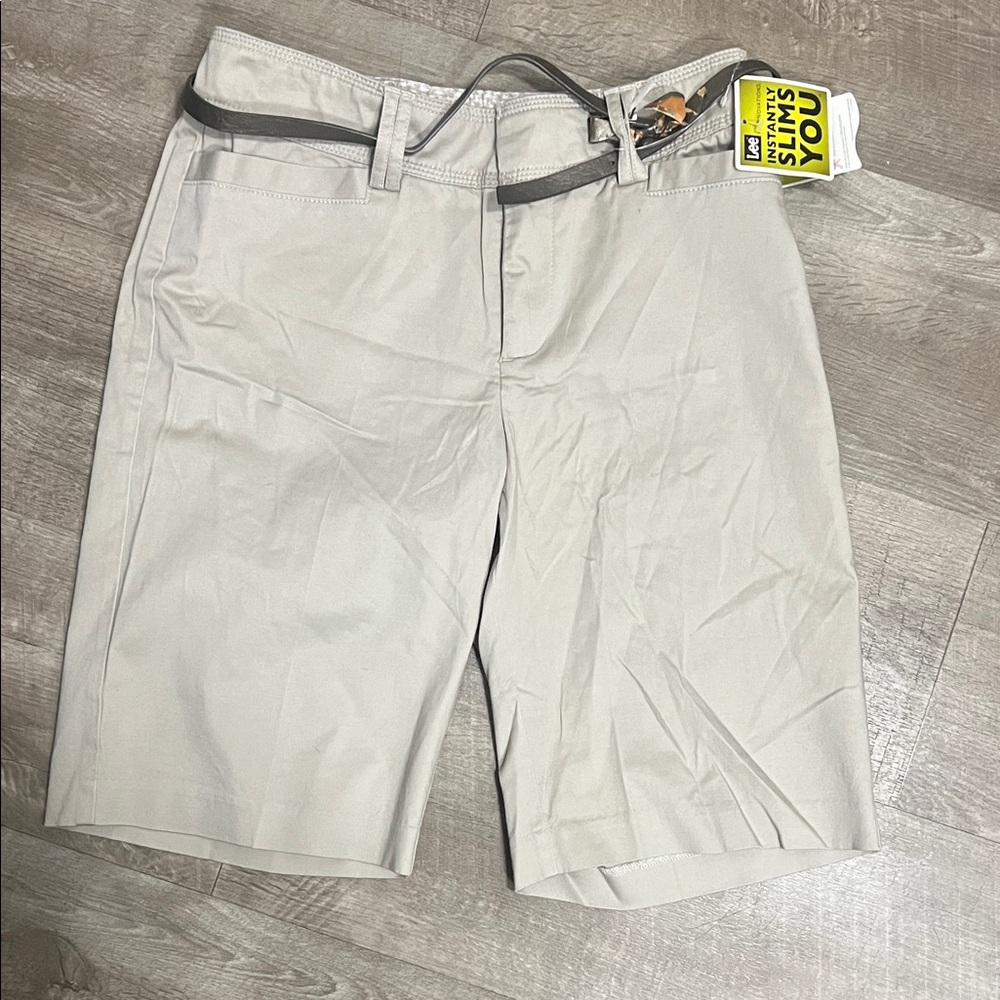 Lee Women Tan Flat Front Shorts